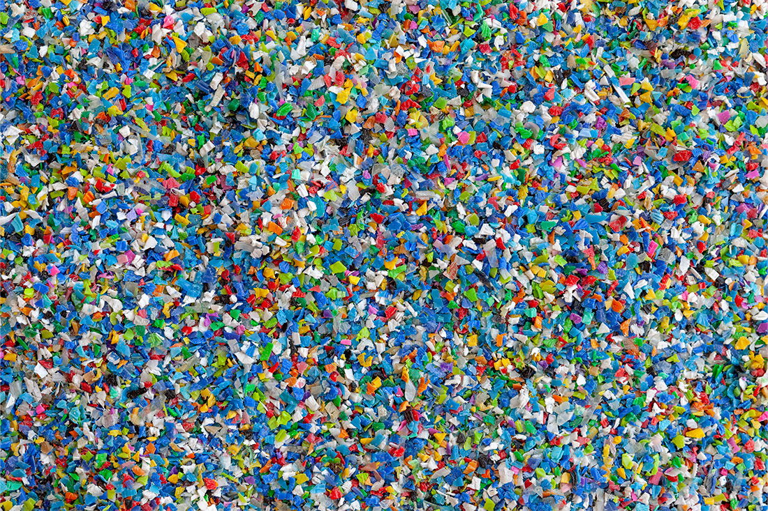 Plastic mixture for extrusion